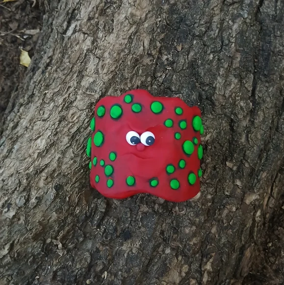 Red and Green Polka Dot Bracelet - Picture 1 of 9